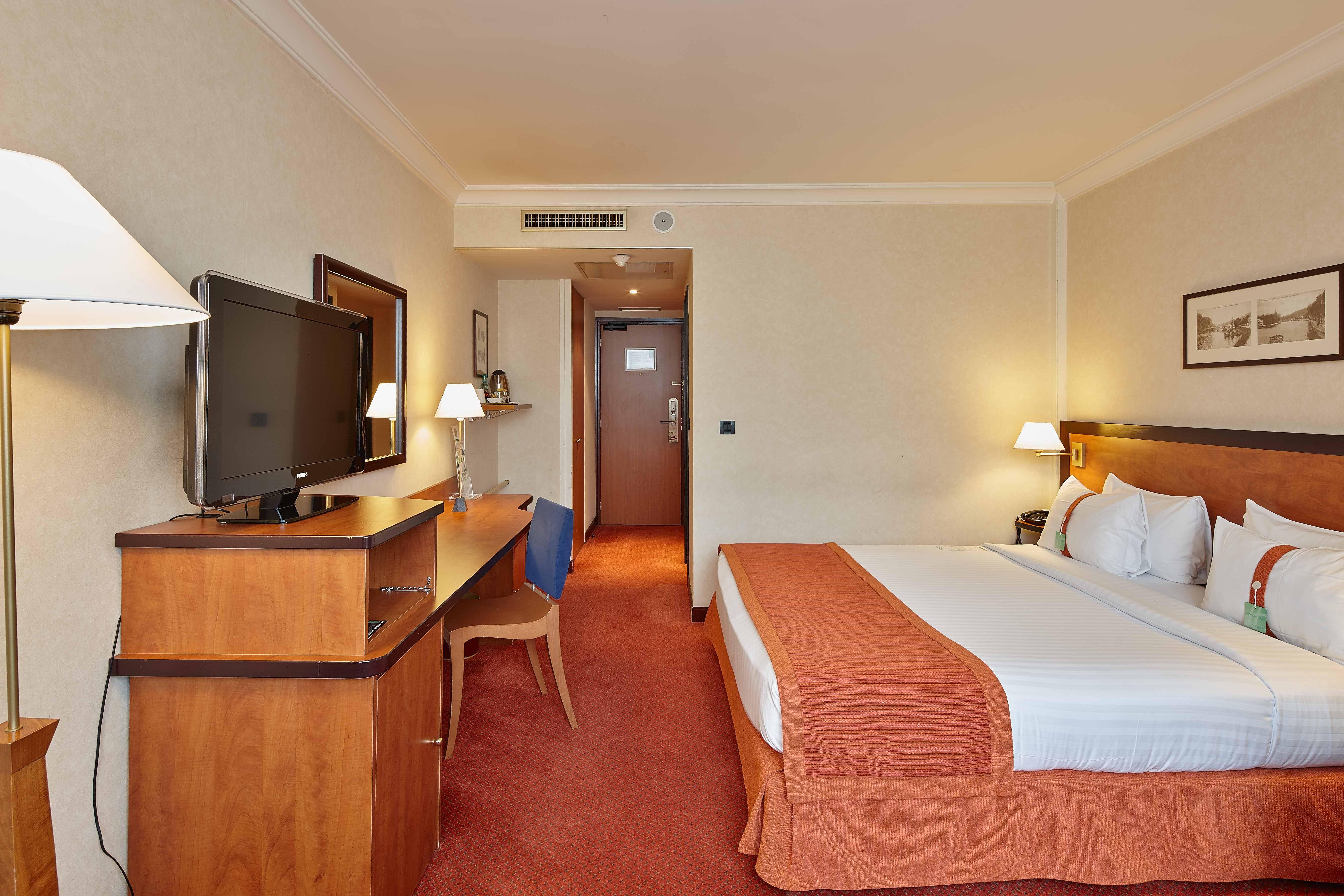 Doubletree By Hilton Paris Bougival Hotel Luaran gambar