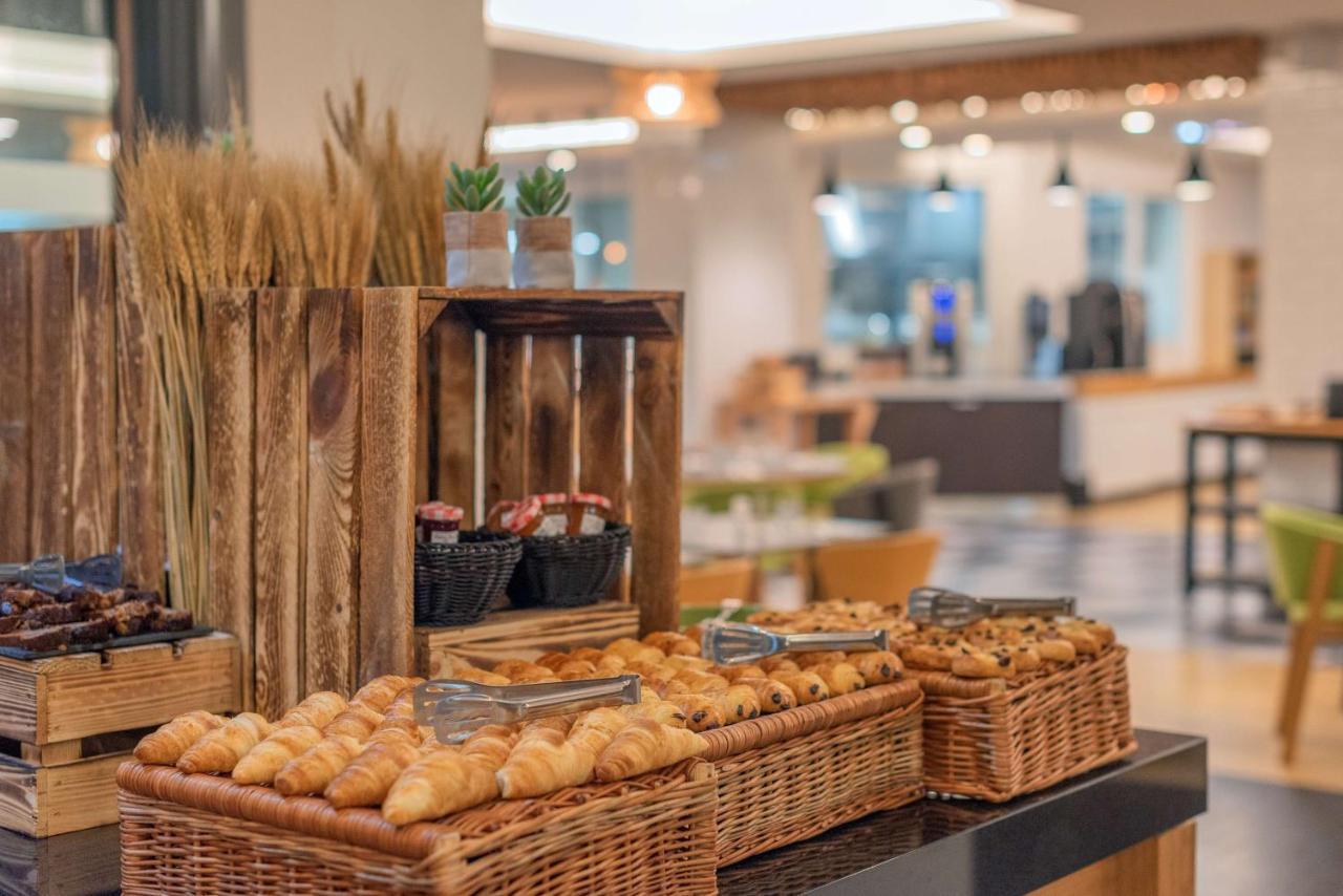 Doubletree By Hilton Paris Bougival Hotel Luaran gambar