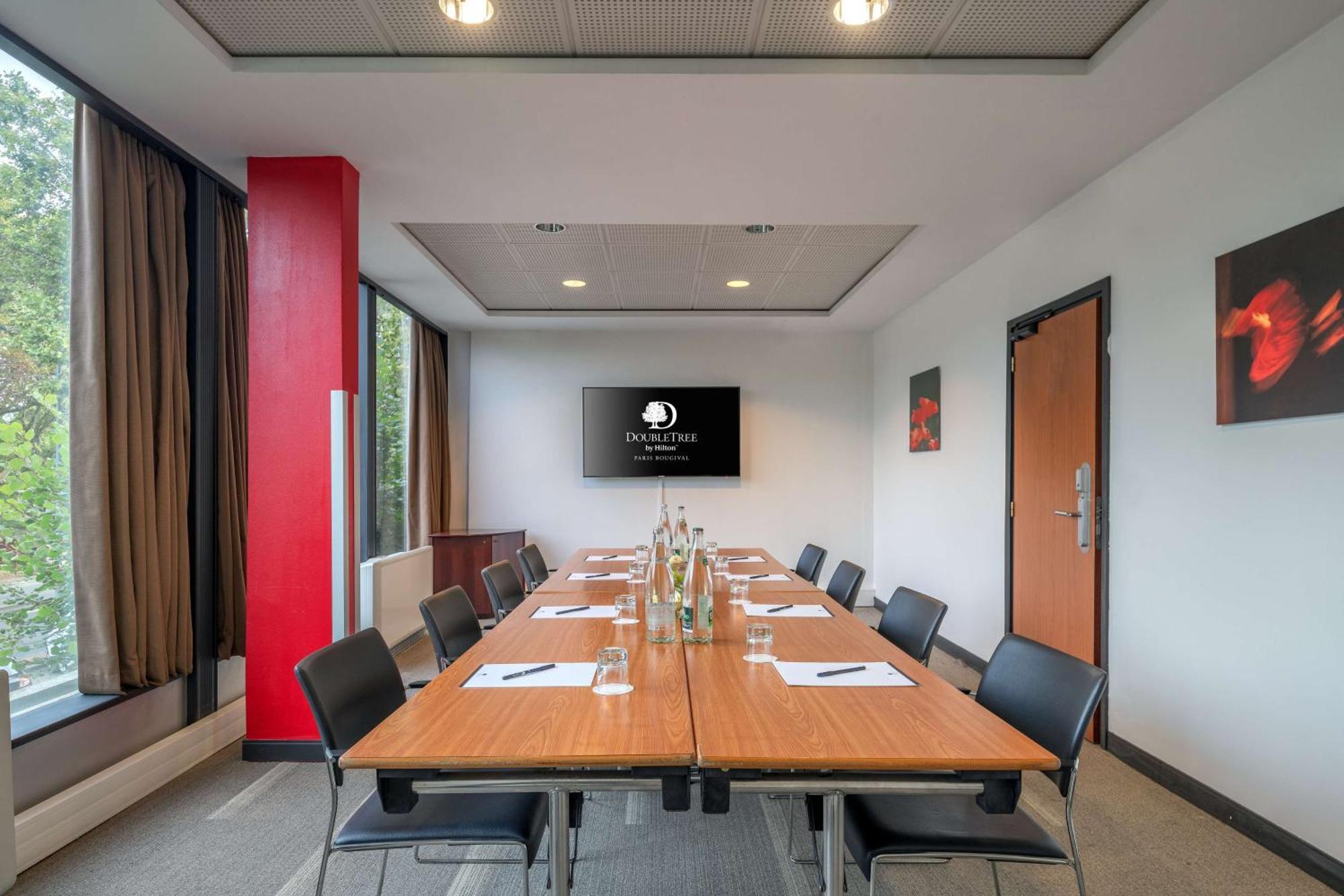 Doubletree By Hilton Paris Bougival Hotel Luaran gambar