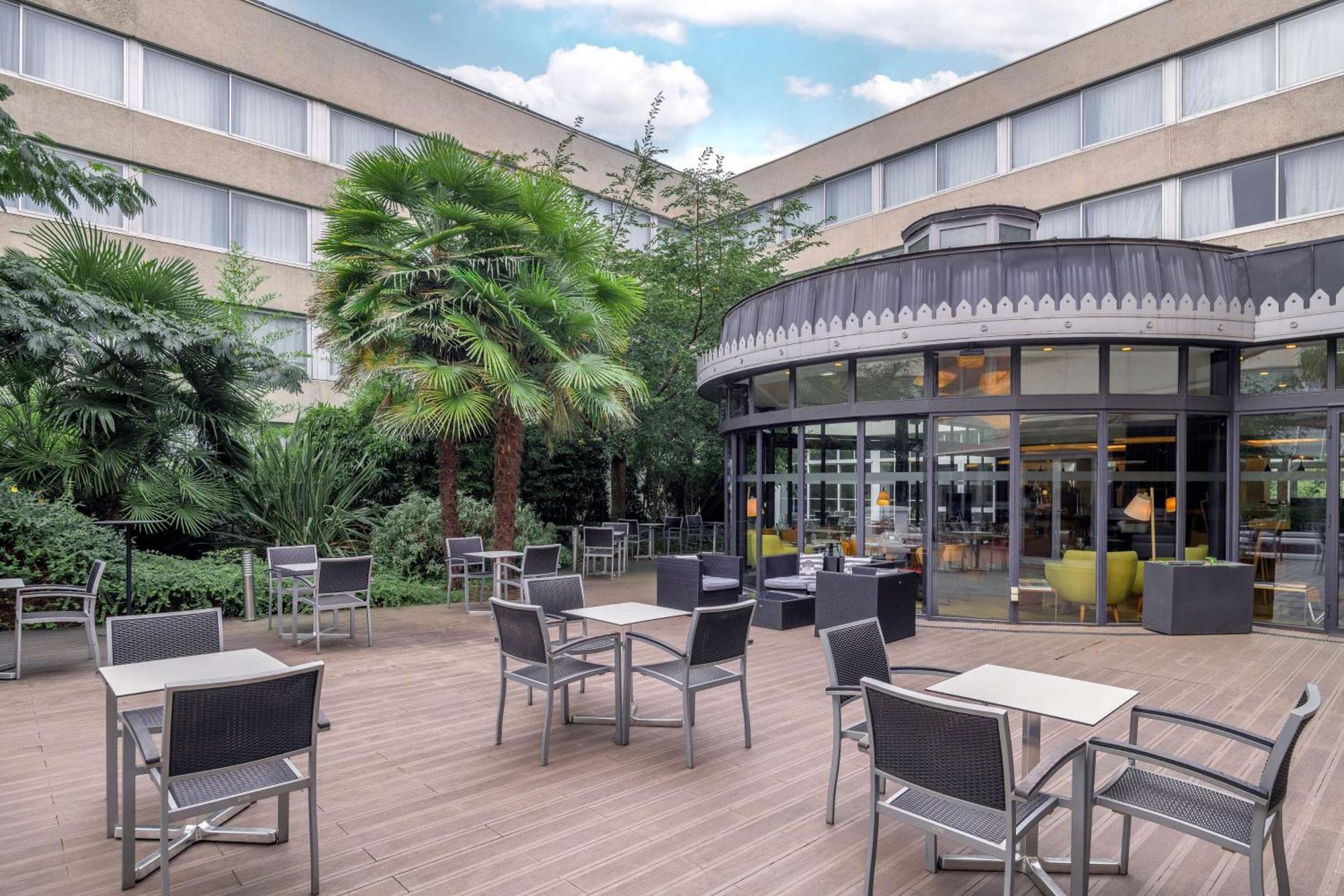 Doubletree By Hilton Paris Bougival Hotel Luaran gambar